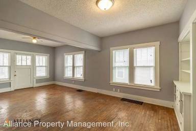 Main picture of 1743 Laramie St