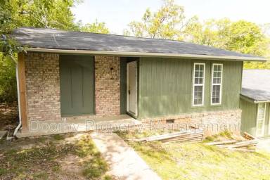 Main picture of 901 Forest Dale Ln