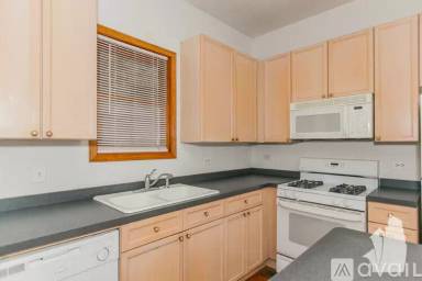 Main picture of 2732 N Wayne Ave