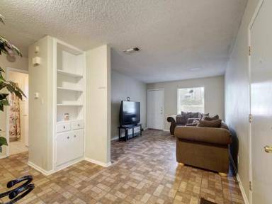 Main picture of 1740 Rutland Dr
