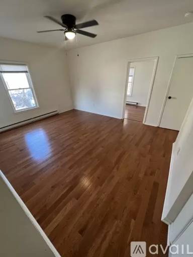 Main picture of 137 Bay St