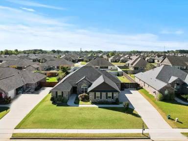 Main picture of 27998 Cross Gate Dr