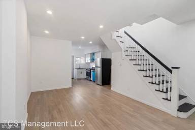 Main picture of 2930 N Bailey St