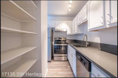 Main picture of 17135 SW Heritage Ct