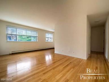 Main picture of 530 W Aldine Ave