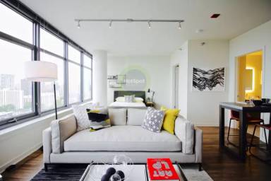 Main picture of 333 W Chestnut St