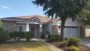Main picture of 2737 Bellows St