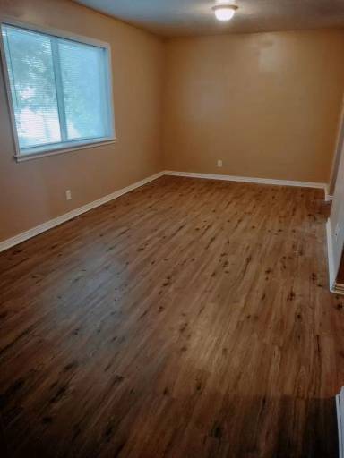 Main picture of 215 W Center St