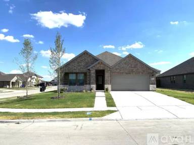 Main picture of 384 Mohan Dr