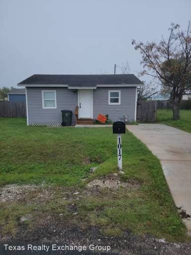Main picture of 1025 Hermine Dr