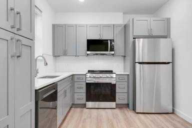 Main picture of 2220 Mail Ave