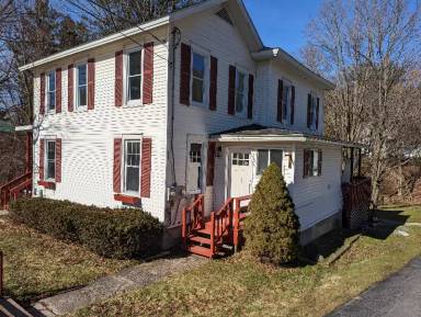 Main picture of 323 E Cortland St