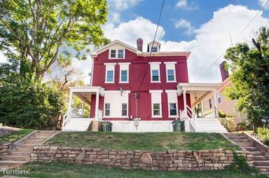 Main picture of 818 Summit Ave