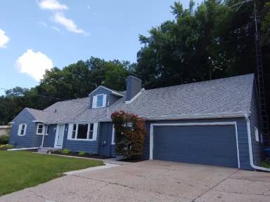 Main picture of 320 Espanola Ave
