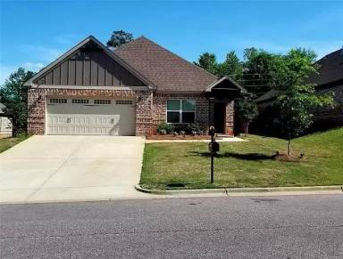Main picture of 920 Delaney Dr