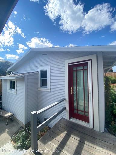 Main picture of 1655 Oak View Ave