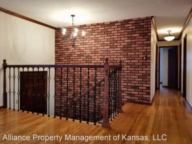 Main picture of 2409 Vaughn Dr