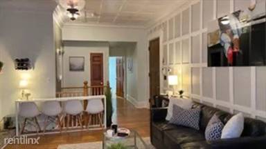 Main picture of 33 Bay State Rd
