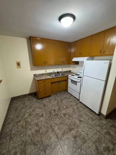 Main picture of 556 Jenks Ave