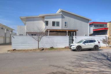 Main picture of 1428 S Quincy Ave
