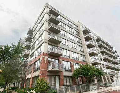 Main picture of 1000 N Kingsbury St