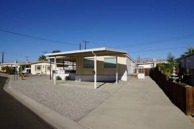 Main picture of 32660 Bloomfield Ave