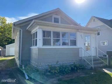 Main picture of 825 Wells St