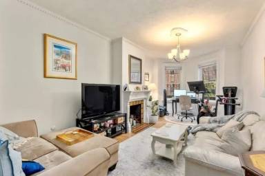 Main picture of 20 Wellington St
