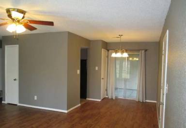 Main picture of 3226 S Lakewood Ave