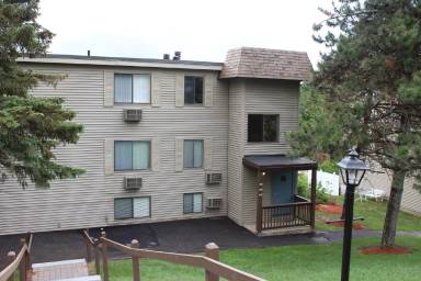 Main picture of 75 Treetop Cir