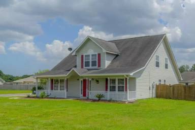 Main picture of 107 Cypress Bnd
