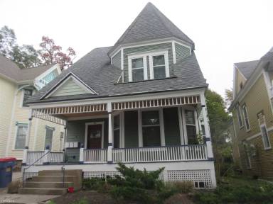 Main picture of 16 Portsmouth Pl NE