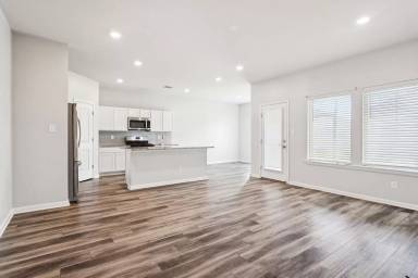 Main picture of 785 Bent Cypress Ln