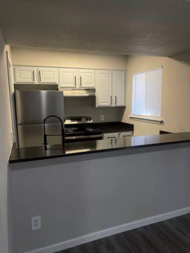 Main picture of 5101 S Madison Ave