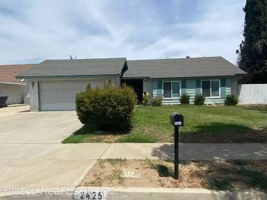Main picture of 2425 S Taylor Pl