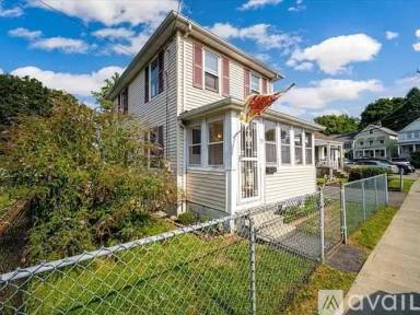 Main picture of 72 N Chestnut St