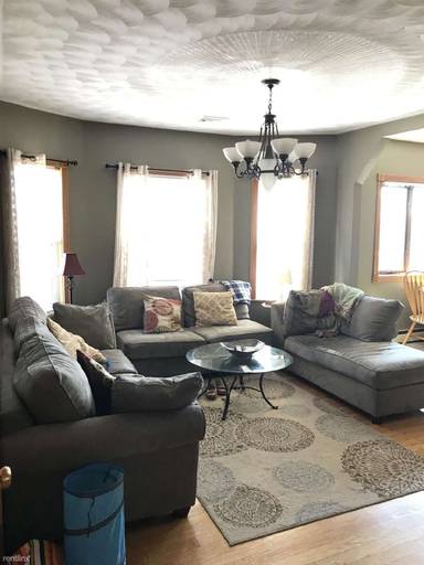 Main picture of 134 Holland St