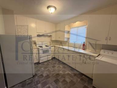 Main picture of 402 W K Ave