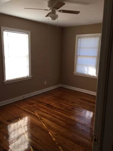 Main picture of 3122 Baldwin St