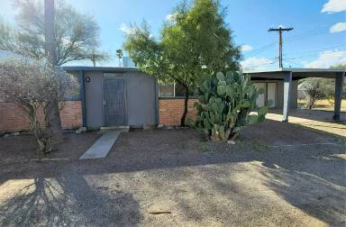 Main picture of 811 E Holaway Dr