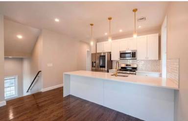 Main picture of 118 Radcliffe Ave