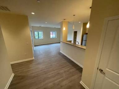 Main picture of 192 Erie Blvd