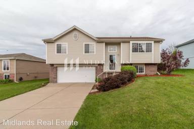 Main picture of 3208 Chad Ave