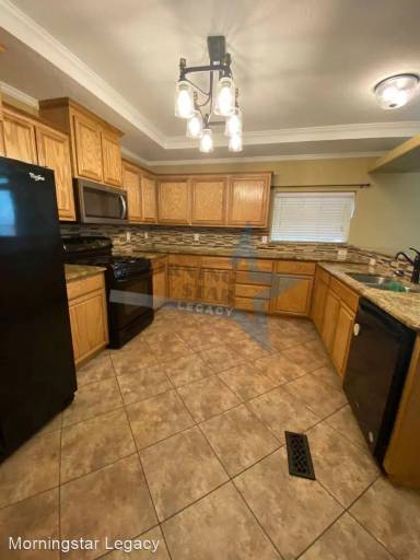 Main picture of 806 N Fairacres Rd