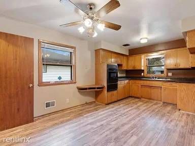 Main picture of 4830 N 88th St