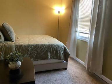 Main picture of 888 W Lombard St