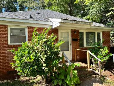 Main picture of 1516 Effingham Rd