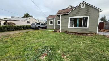 Main picture of 2800 SE 115th Ave