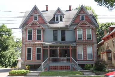 Main picture of 81 Tompkins St