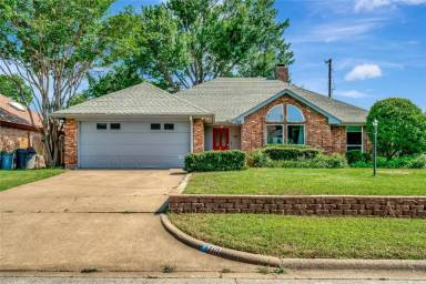 Main picture of 710 Oak Ln